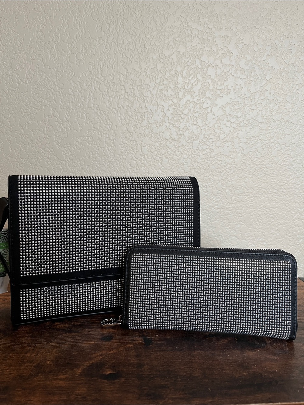 🆕 Badgley Mischka crystal embellished shoulder bag with matching wallet